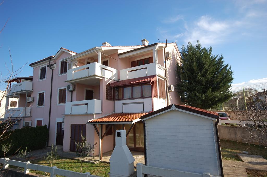 Apartment Zlatica By El-Pi Tours Malinska Esterno foto