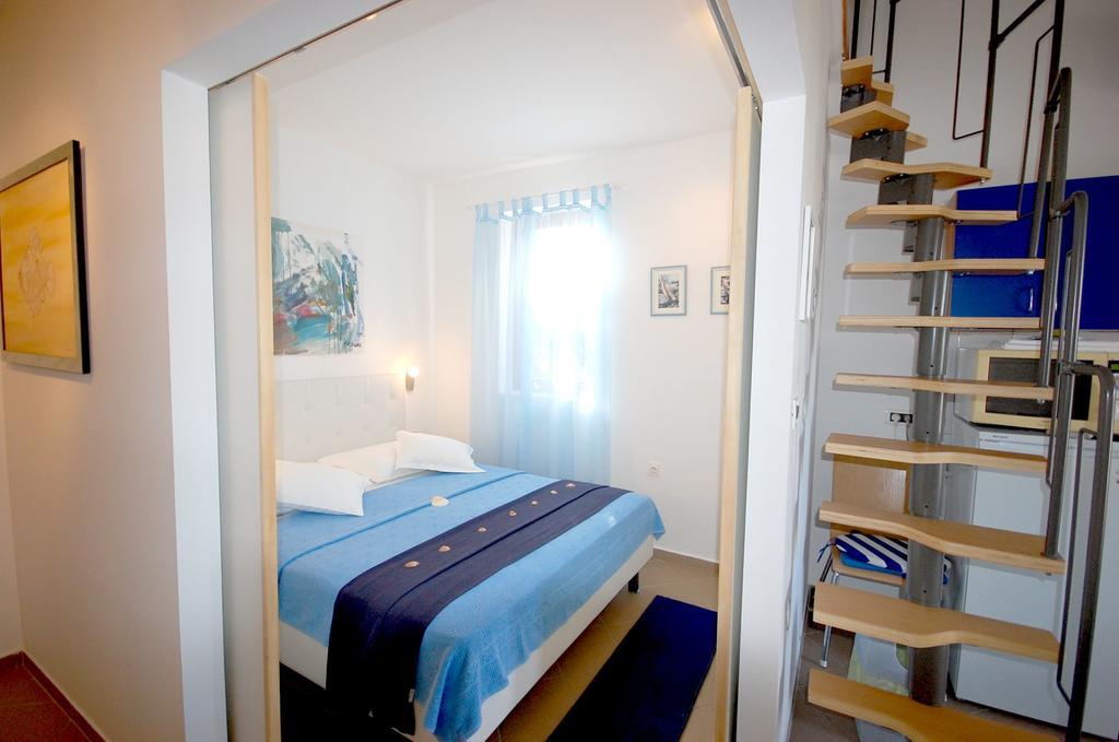 Apartment Zlatica By El-Pi Tours Malinska Esterno foto