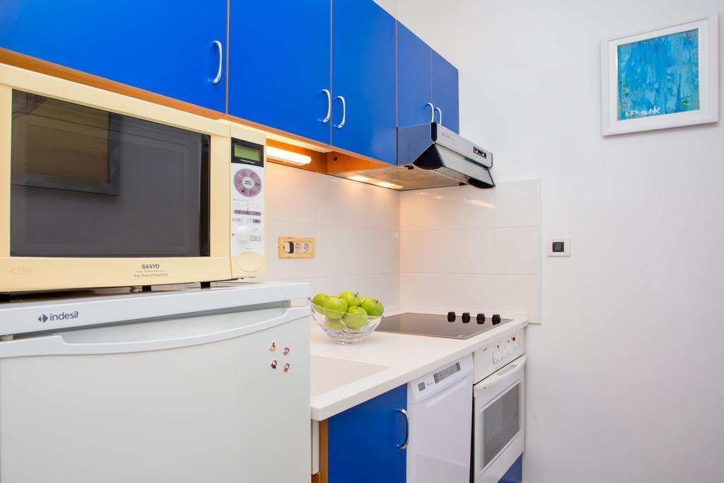 Apartment Zlatica By El-Pi Tours Malinska Esterno foto
