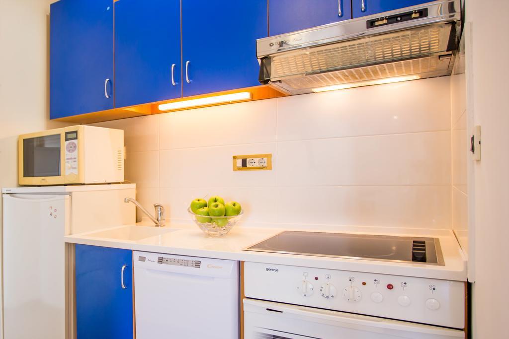 Apartment Zlatica By El-Pi Tours Malinska Esterno foto